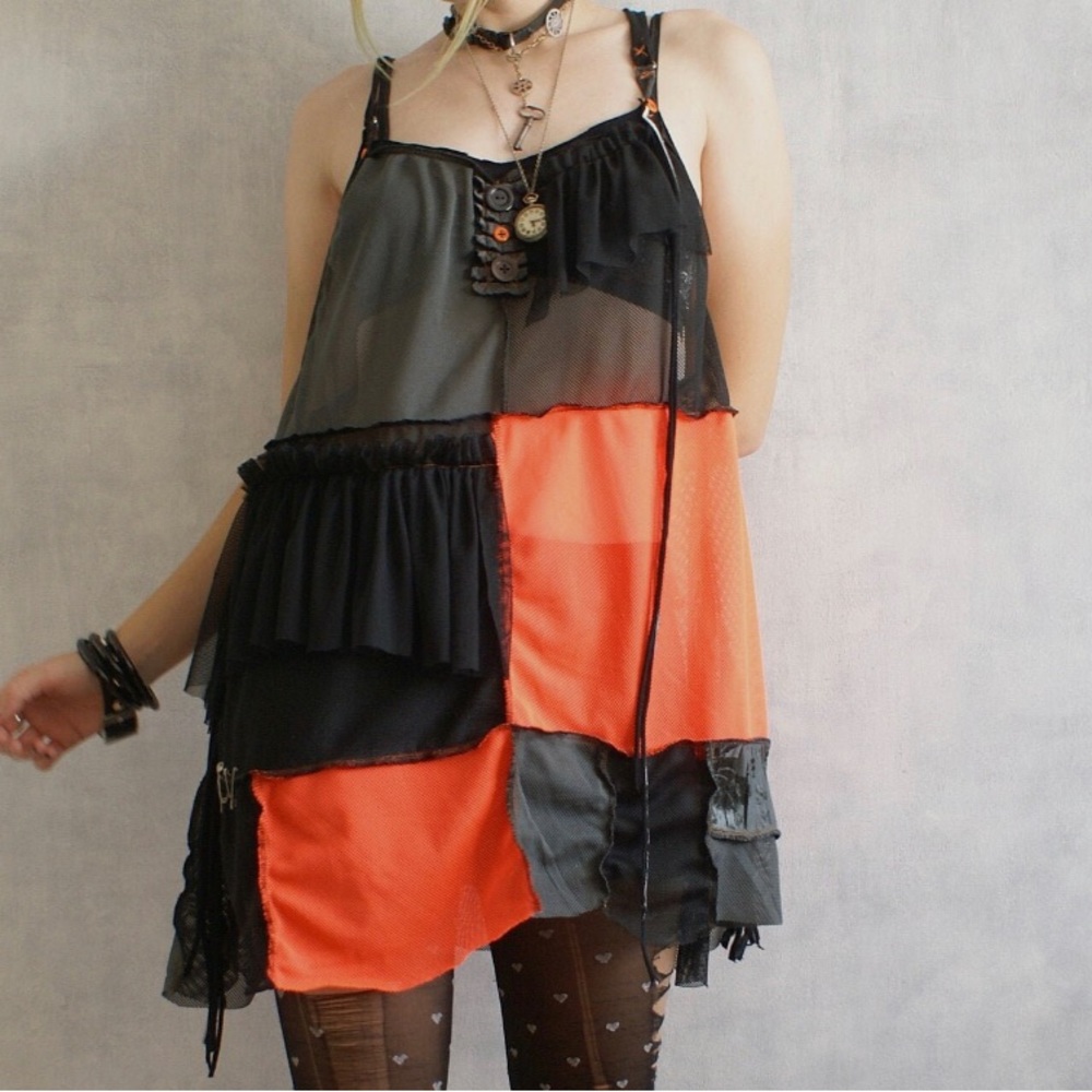 BRAND NEW NEVER WORN OBSEQUIES TATTERED MESH HALLOWEEN OVERLAY DRESS